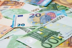 الأورو يدفع ثمن أزمة فرنسا