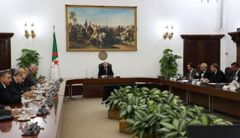 رئيس الجمهورية يترأس اجتماع عمل حول الصادرات