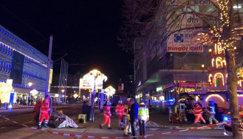 بالفيديو : ألمانيا.. قتيل وعشرات المصابين في حادث دهس