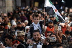 ملايين السوريين يواصلون الاحتفال بإسقاط نظام الأسد