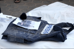 غزة.. استشهاد 5 صحفيين فلسطينيين جراء قصف سيارة بث بالنصيرات