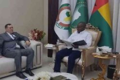 وزير الإتصال يسلم رسالة خطية من رئيس الجمهورية إلى نظيره من غينيا بيساو