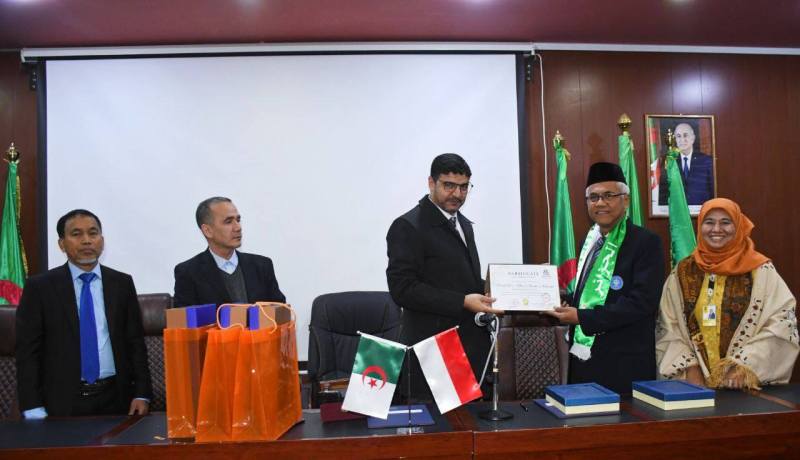 اتفاقية تعاون بين المركز الجامعي للنعامة وجامعة بوغور الأندونيسية