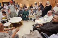 بلمهدي يزور المجاهدين وأرامل وأبناء الشهداء بالبقاع المقدسة