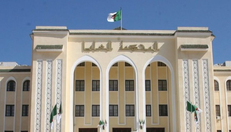 هذه تفاصيل اجتماع رئيس المحكمة العليا مع رئيس الاتحاد الوطني للمحامين الجرائريين