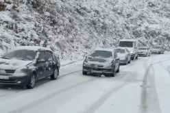 سوق أهراس .. الثلوج تغلق 4 طرقات 