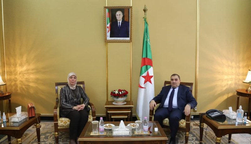وزير العدل يجتمع مع المحافظة السامية للرقمنة