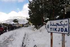 البويرة.. تحرير 7 سيارات عالقة بتيكجدة على متنها 27 شخصا