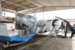 شيخ مهدّد بالحبس بسبب تصليح محركات السفن والقوارب