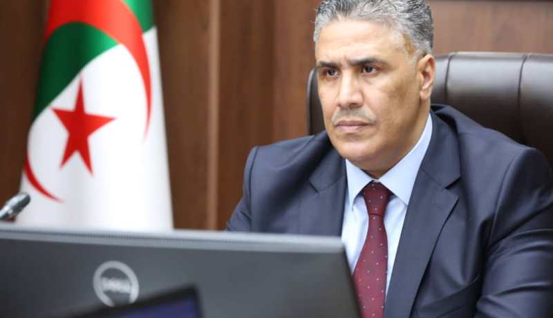 وزير السكن يترأس اجتماعا هاما