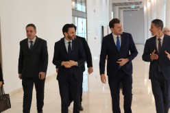 10 إجراءات لتشجيع المتخرجين على إنشاء مؤسساتهم المصغرة