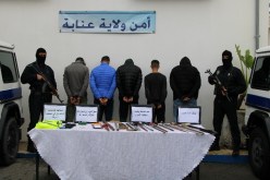 إكتشاف ورشة سرية لصناعة الأسلحة البيضاء وتوقيف 5 أشخاص بعنابة