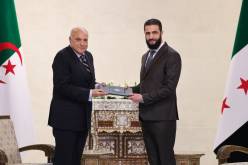 وزير الخارجية يُسلم رسالة الرئيس تبون لنظيره السوري