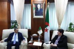 طافر تتباحث فرص الاستثمار مع رئيس الشركة التركية CIMPOR