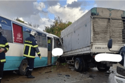 اصطدام بين شاحنة وحافلة يخلف 6 جرحى بوهران