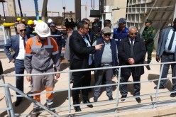 وزير الصناعة يعاين مصنع الإسمنت بأدرار