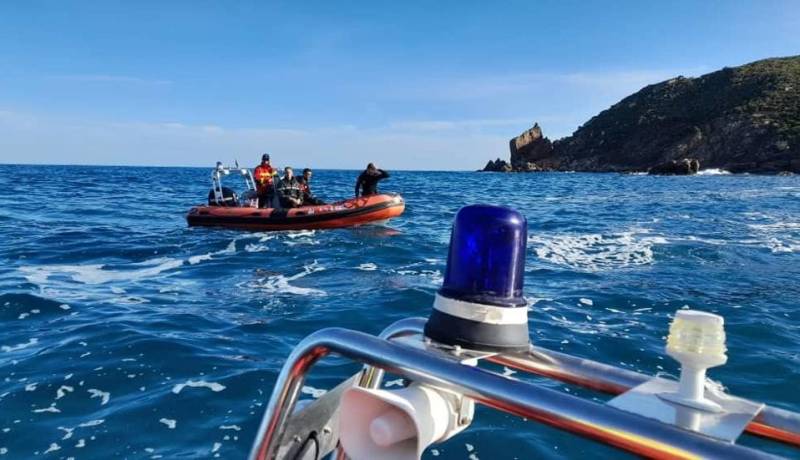 وهران.. انتشال جثة صياد والبحث عن آخر بشاطئ كريشتل