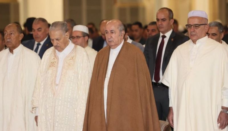 رئيس الجمهورية يؤدي صلاة عيد الفطر بجامع الجزائر