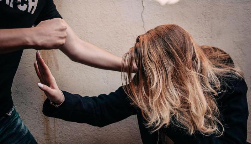 إطلاق رقم أخضر للتبليغ عن حالات العنف ضد المرأة