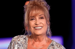 فيديو مُؤثر.. منى واصف تلتقي إبنها الوحيد بعد غياب 20 عاماً