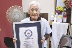 يابانية تبلغ 108 أعوام تصنف كأكبر مصففة شعر في العالم