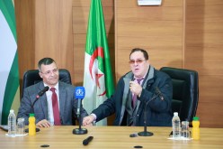 تسليم شهادات للصحفيين المشاركين في دورة تكوينية خاصة بالاستثمار في الجزائر