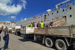 بالصور.. الشروع في عملية تفريغ الباخرة المحملة بالأضاحي الرومانية