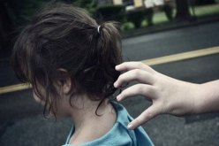 الجلفة.. محاولة اختطاف تلميذة أمام ابتدائية بحاسي فدول يثير مخاوف الأولياء