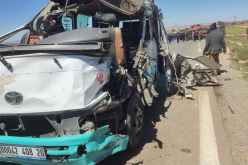 حصيلة أولية.. وفاة تلميذ وإصابة 2 آخرين إثر اصطدام حافلة للنقل المدرسي وشاحنة بسعيدة