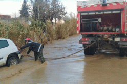 إنقاذ 3 أشخاص وإخراج سيارتين كانتا عالقتين ببجاية وميلة