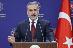 وزير الخارجية التركي يحل بمطار وهران في زيارة للجزائر