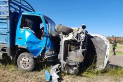 وفاة شيخ إثر اصطدام شاحنتين وسيارة بسيدي بلعباس