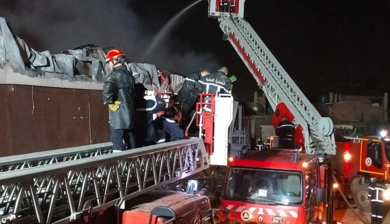 الحماية المدنية: إخماد حريق المركز التجاري بالبليدة ولا خسائر بشرية