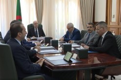 الرئيس تبون يترأس اجتماع عمل خُصص لتفعيل خدمة الشباك الوحيد