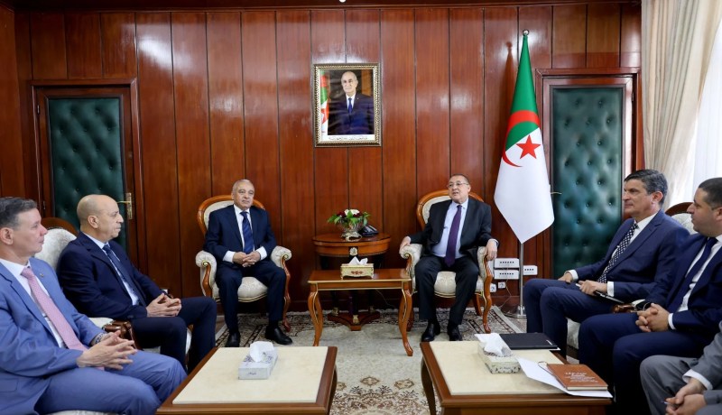 وزير الداخلية ينصب الأمين العام الجديد للوزارة ومدير الديوان