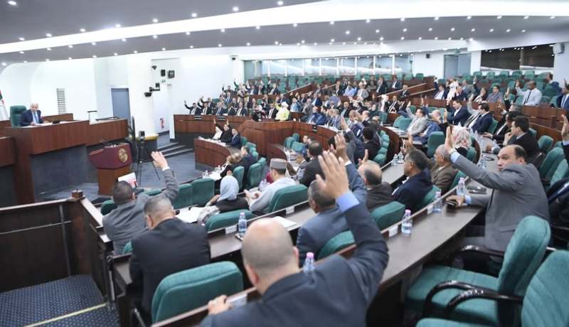 نواب البرلمان يصادقون على مشروع القانون المتضمن تمديد عطلة الأمومة