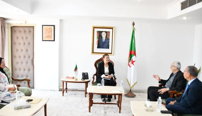 وزيرة البيئة تستقبل وفدًا عن جمعية المنتجين الجزائريين للمشروبات