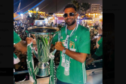 بالفيديو.. محرز يصنع الحدث بإحتفاله مع جمهور الأهلي عقب التتويج الأسيوي