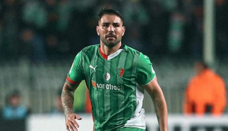 مولودية الجزائر تُعزي أندي ديلور في وفاة والده
