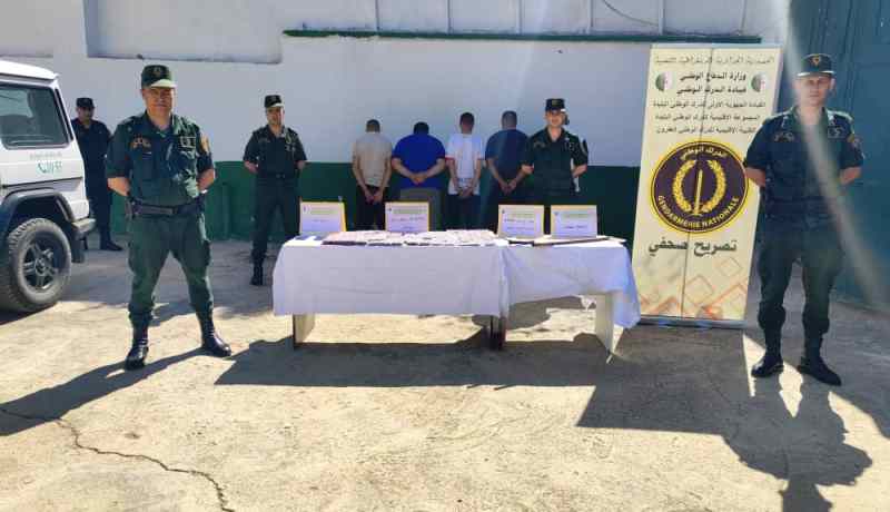 البليدة: الدرك يوقف 5 أشخاص ويحجز مؤثرات عقلية وأموال مشبوهة بالعفرون