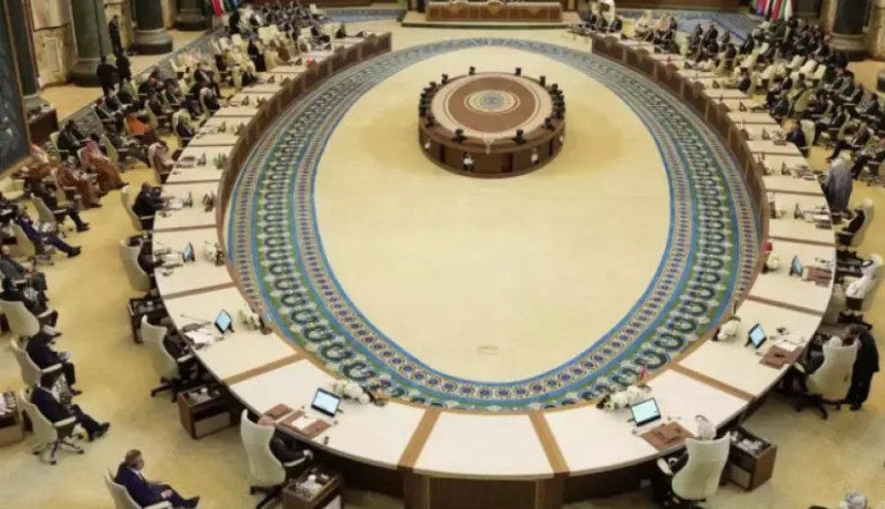 القمة العربية تطالب بالضغط الدولي لوقف إراقة الدماء في قطاع غزة