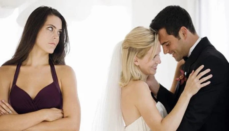 أعطيت الضوء الأخضر لزوجي حتى يتزوج عليّ