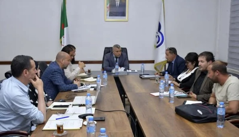 نحو إنجاز 13 برج إنارة بميناء الجزائر
