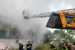 إصابة شخص في حريق مستودع لتخزين ألواح PVC  في بومرداس