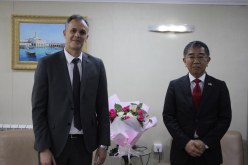 حماد يناقش سبل تعزيز التعاون الثنائي للجان الأولمبية مع سفير اليابان بالجزائر