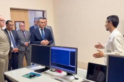 زروقي يدعو إلى تعزيز الاستغلال الأمثل لقدرات القمر الصناعي ألكومسات-1