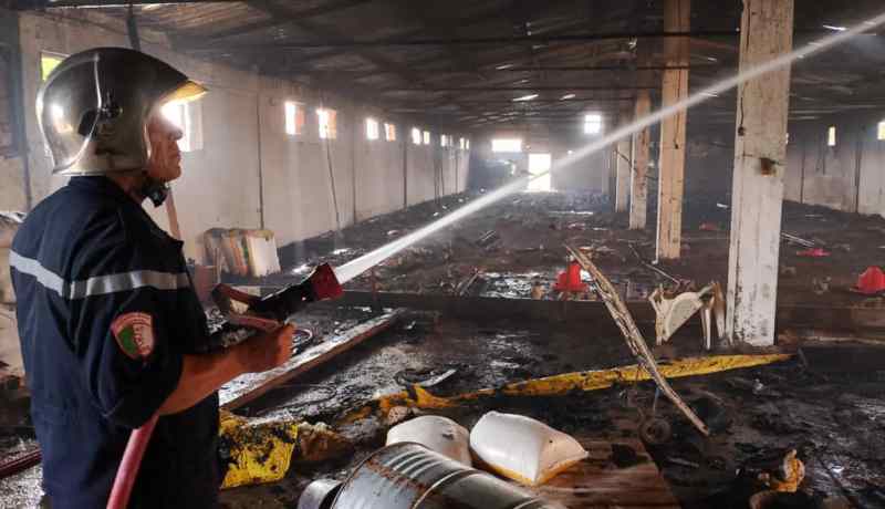 سطيف.. حريق مستودع لتربية الدواجن بقصر الأبطال