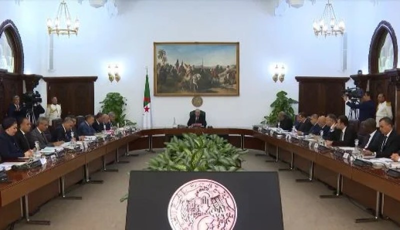 مجلس الوزراء يوافق على مراجعة القوانين الأساسية والأنظمة التعويضية لمقتصدي هذه القطاعات