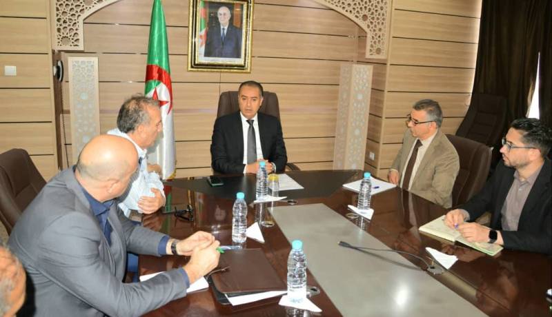 وزير الرياضة يراهن على الكفاءات الجزائرية للنهوض بكرة اليد