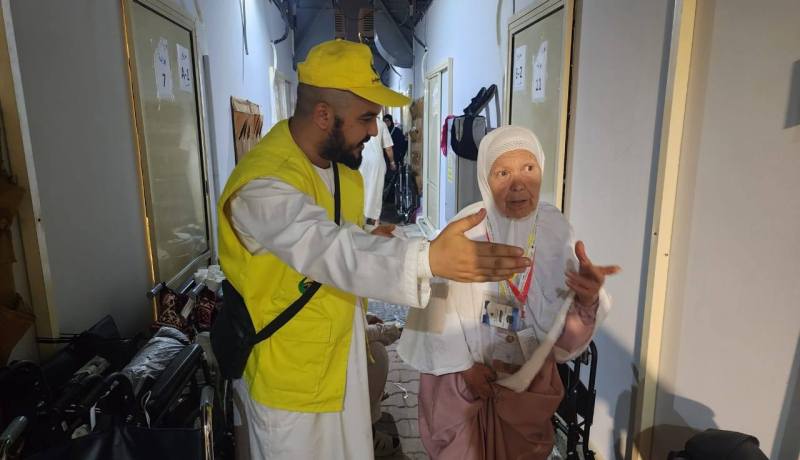 بلمهدي يثمّن جهود البعثة الجزائرية ويدعو إلى مواصلة العمل